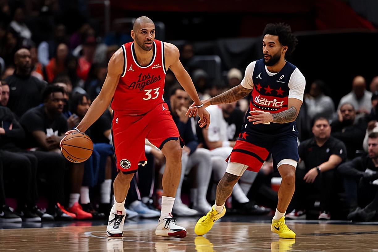 爱游戏中国官网-近段时间的状态真是太差了，快船还得减少锋线老将的出场时间？